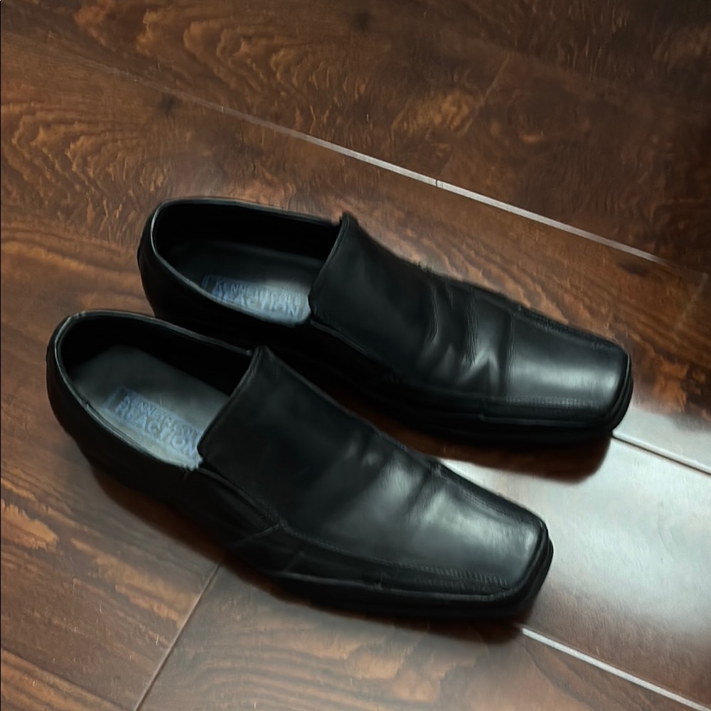 Men's Black Leather Loafers
